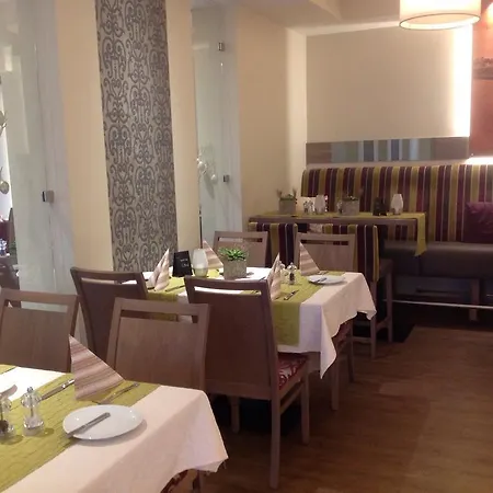 ホテル Restaurant Haus Odendahl ケルン