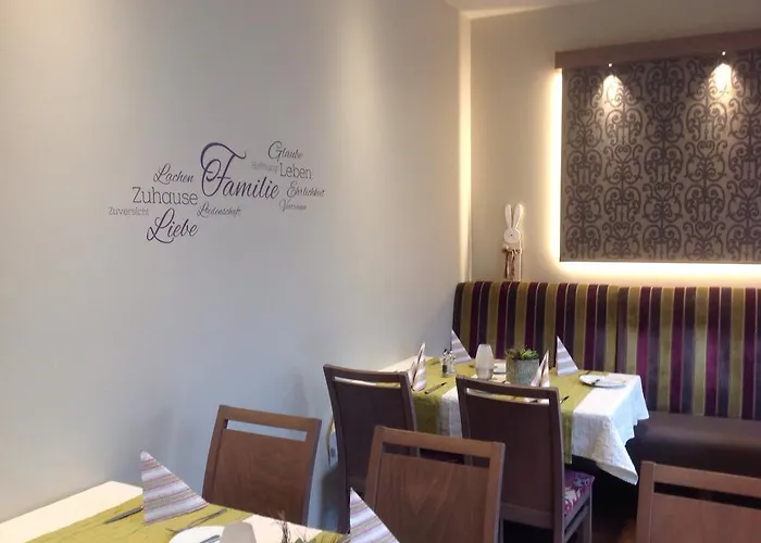 ホテル Restaurant Haus Odendahl